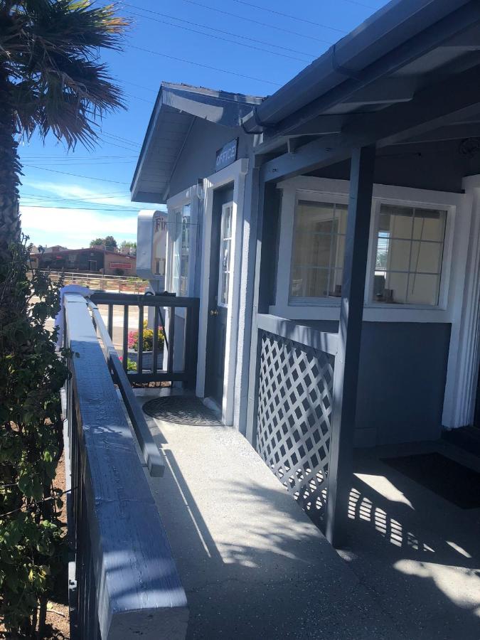 The Monterey Fireplace Inn Exterior foto